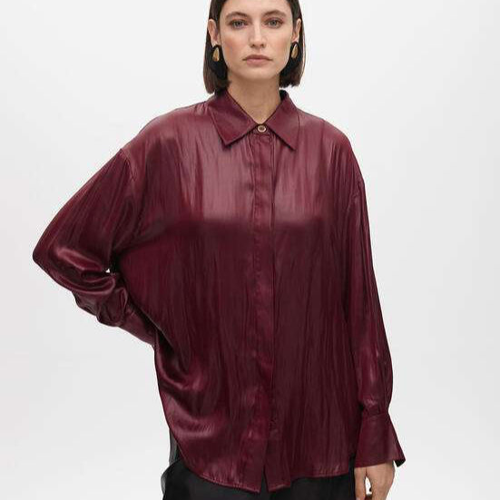 CAMISA OVERSIZE EFECTO ENCERADO