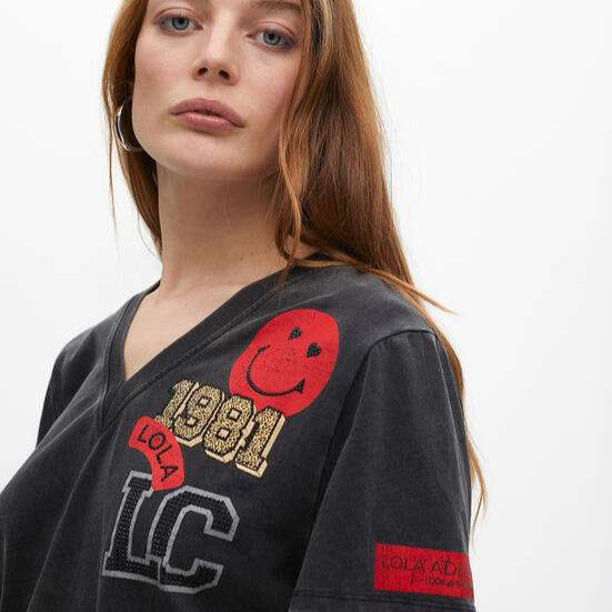CAMISETA MANGA CORTA DETALLE PARCHES