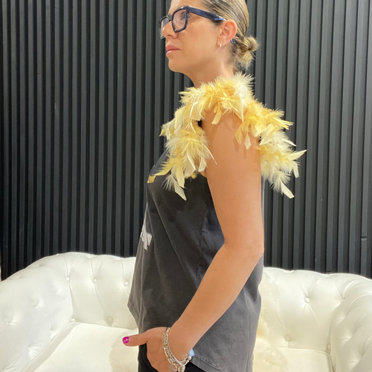 CAMISETA PLUMAS LV