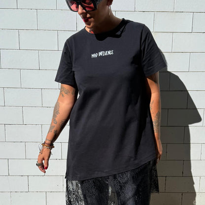 CAMISETA ASIMÉTRICA MAD