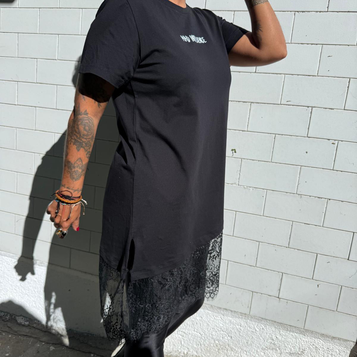 CAMISETA ASIMÉTRICA MAD