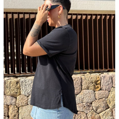 CAMISETA MAD LOGO LILA