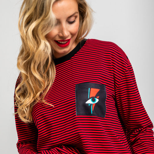 Camiseta Oversize De Raya Roja Y Negra Con Rayo Y Ojo - Let's Dance