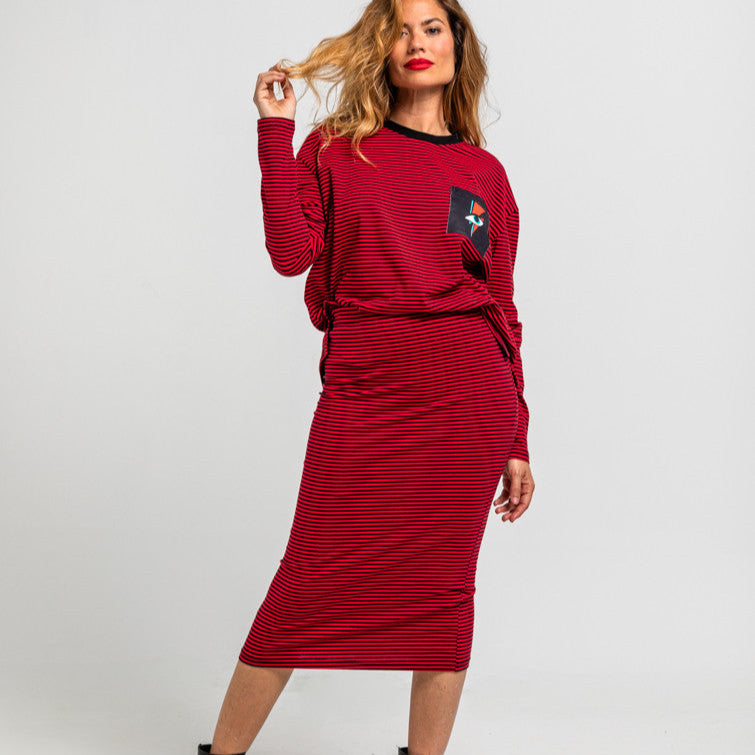 Camiseta Oversize De Raya Roja Y Negra Con Rayo Y Ojo - Let's Dance