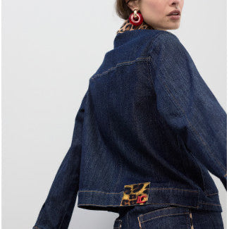 CAZADORA DENIM CON DETALLES LEOPARDO