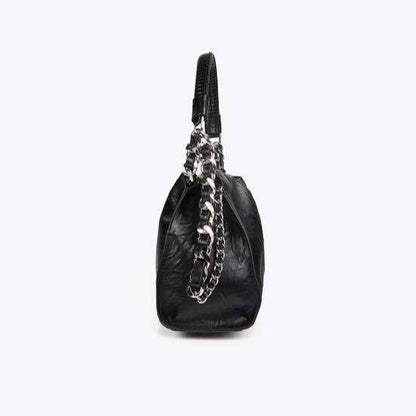 BOLSO EFECTO ARRUGADO CON DETALLES METÁLICOS