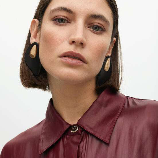 CAMISA OVERSIZE EFECTO ENCERADO