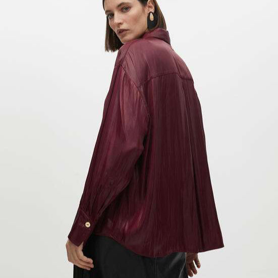 CAMISA OVERSIZE EFECTO ENCERADO
