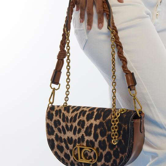 BOLSO MEDIA LUNA DE LEOPARDO Y EFECTO PIEL