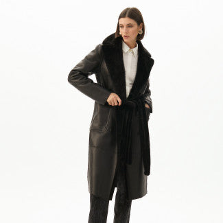 ABRIGO REVERSIBLE EFECTO PIEL Y PELO NEGRO