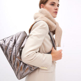 BOLSO TEJIDO ACOLCHADO METALIZADO